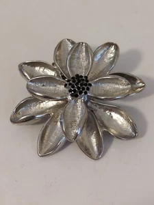 XLarge Silver Flower with Black Gems In Center Stretch Ring For Any Finger - NEW - Picture 1 of 4
