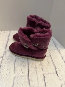 UGG BOOT Girls Size 2 Boots 1017782K Suede Shearling Lining, UGG Size 2 Girls - Picture 1 of 9