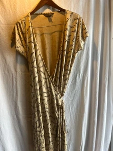 Banana Republic Wrap Dress Midi Cap Sleeve Tan and Black Leaves No size tag - Picture 1 of 5