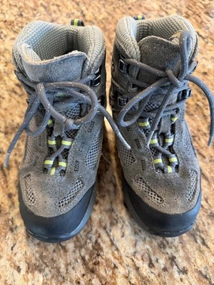 Vasque 7213M Botas Ultra Secas Cuero Gris Senderismo Senderismo Aire Libre Juvenil Talla 12M Foto 1 de 4