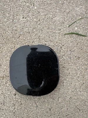 Cubierta de gancho de remolque para parachoques delantero de fábrica Fiat 500L 2014-2017 negra 735550761 OEM Foto 1 de 3