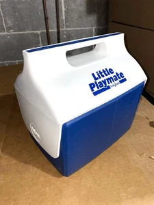 Fiambrera Little Playmate by IGLOO Cooler azul pulsador para abrir limpia - Imagen 1 de 10