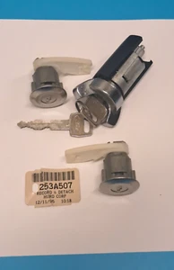 Juego de cilindros de interruptor de encendido para camión Ford y 2 cilindros de bloqueo de puertas con llaves *NUEVO DE STOCK - Imagen 1 de 8