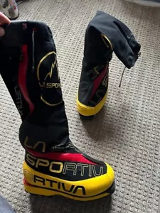 La Sportiva Olympus Mons 2023 Mountaineering Boot, EU 42 USM 9, GREAT CONDITION - Picture 1 of 3