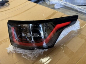Genuine Tail light (Right) - Facelifted Range Rover Sport L494 fr26620204 led - Picture 1 of 12