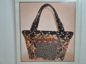 Lazy Girl Designs Quilt Pattern - Towne Purse (14" x 8.5") #107 - Uncut - Picture 1 of 3
