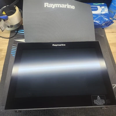 Raymarine gS165 15.4"  Touchscreen MFD With Suncover Power Cord And Mounts - Image 1 of 4