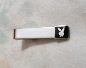 Cierre de barra de corbata Playboy Bunny tono plateado clip negro Robbins Co. Attleboro de colección - Imagen 1 de 10