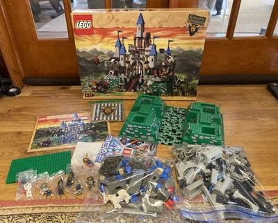 LEGO 6091 King Leo's Castle complete w/box manual & Mini Figures Rare EXC - Image 1 of 4