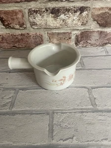 Vintage Boots Hedge Rose Gravy Boat - Elegant Design - Classic English Tableware - Picture 1 of 4