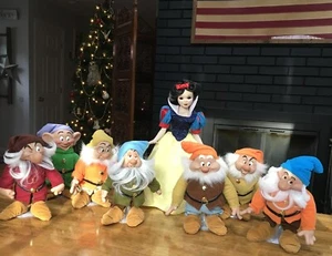 JUEGO LIMITADO DE MUÑECAS DE PORCELANA WALT DISNEY BLANCO NIEVE Y SIETE ENANOS - Imagen 1 de 24