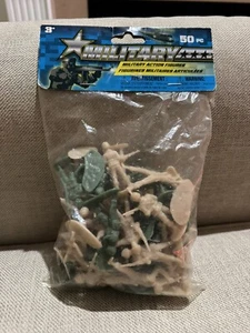 Greenbrier International Military Action Figuren grün & beige Armee Männer 50 Stück - Bild 1 von 3
