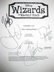 Guión de TV firmado de Wizards of Waverly Place X4 piedra reimpreso de Austin Selena Gomez - Imagen 1 de 1