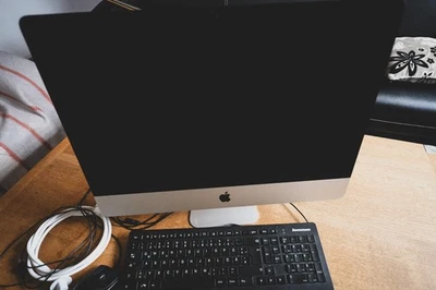 iMac 21,5 inch  2.3 Ghz - 2017 - Bild 1 von 3