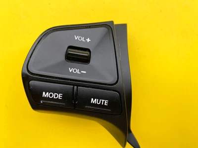 Conjunto de interruptor de control de crucero del volante Kia Rio 2012-2017 OEM 299105499 Foto 1 de 2