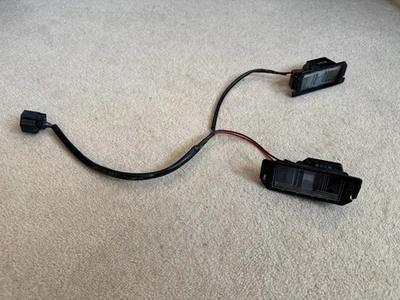 HYUNDAI IONIQ REAR LICENCE NUMBER PLATE LIGHTS & HOLDER 92501-G20 - Image 1 of 2