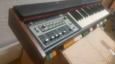 ROLAND SH 2000 SYNTHESIZER - Bild 1 von 4