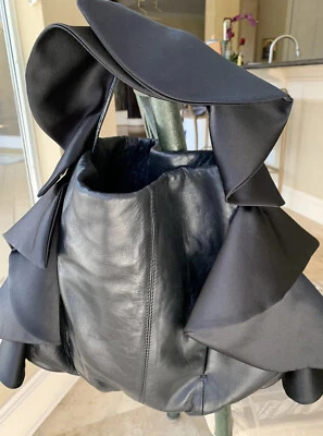 Auténtico bolso hobo de cuero y seda Giorgio Armani.  Bolsa y etiquetas para polvo de seda Foto 1 de 4