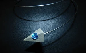 Halsreif mit Blautopas Feinsilber 999 und Edelstahl FLAMERE Design - Picture 1 of 4