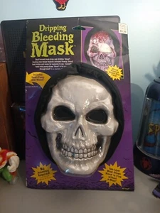 Vintage Bleeding Dripping Blood Skull Mask Heart Pump Halloween Fun World 90’s - Picture 1 of 1
