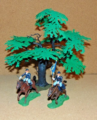 BRITAINS SWOPPET EYES RIGHT ACW UNION MOUNTED 1 SABRE 1  STANDARD +OAK - Image 1 of 4