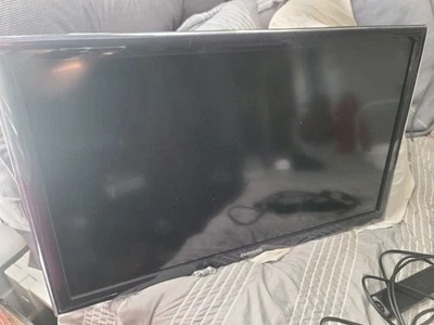 Samsung 32inch Smart TV  with Stand - Image 1 of 4