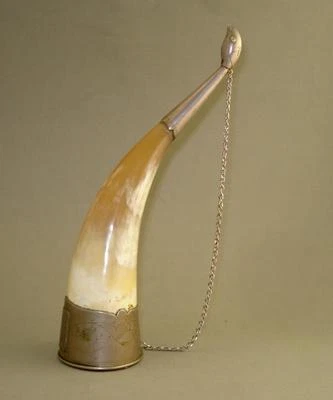 VINTAGE TRADITIONAL CAUCASIAN MEMORABILIA DRINKING WINE HORN CUP MOSCOW '80  - Image 1 of 4