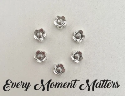 25 x Tibetan Silver FLOWER DAISY SUNFLOWER SPACER BEAD 8x8mm 3D - Image 1 of 4