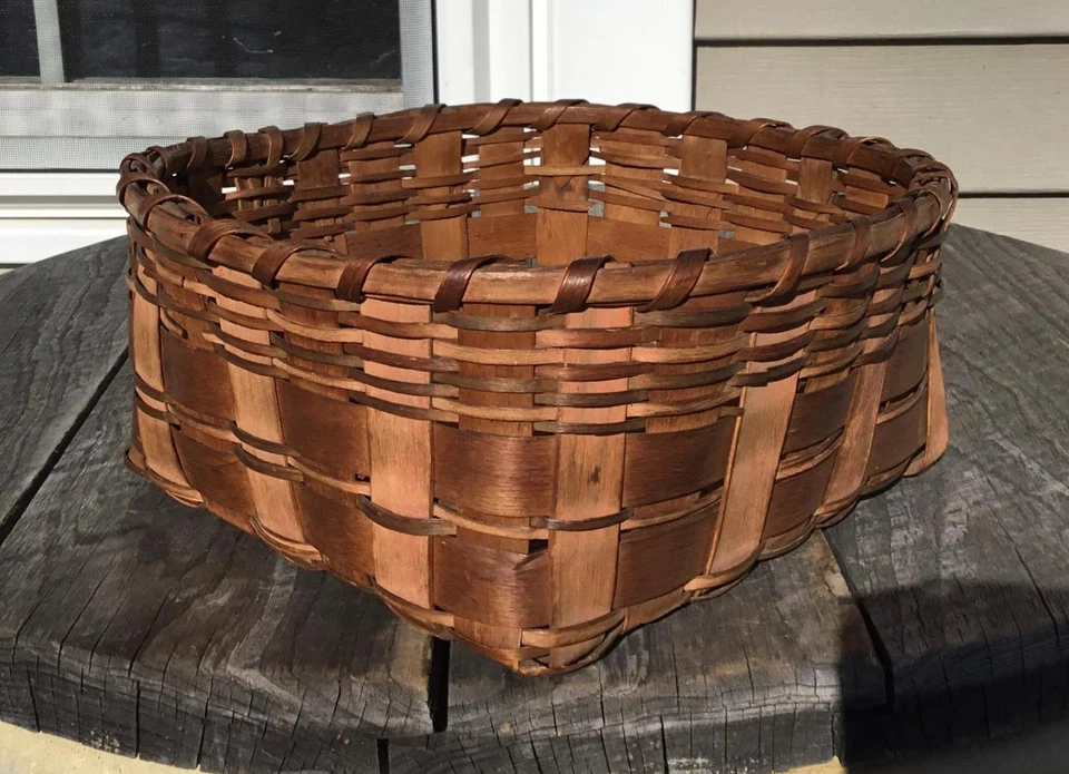 Antigua cesta cuadrada tejida a mano férula tejida Country Prim Maine Americana Foto 1 de 1