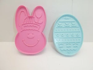 2 cortadores de galletas vintage distintivos: Pascua, primavera, conejo, huevo de Pascua - Imagen 1 de 4