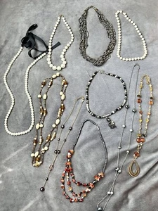 Schönes gemischtes Modeschmuck Konvolut Perlen & Perlen - Bild 1 von 10