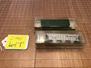 Model Power N Train TWO Cars Rio Grande Covered Hopper & ATSF Stock Car Lot T - Picture 1 of 12