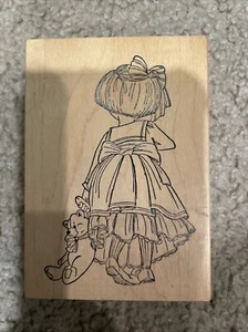 Little Girl Holding Teddy Bear, Back,T1518,Art Impressions,rubber Stamp,(B717) - Picture 1 of 3