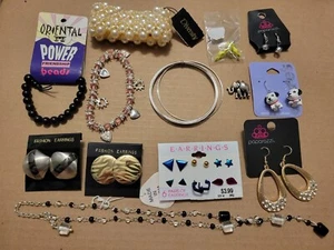 Lote de Joyas Accesorios de Disfraz Moda Pulseras Collar Pendientes - Imagen 1 de 5