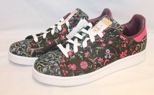 flower stan smiths