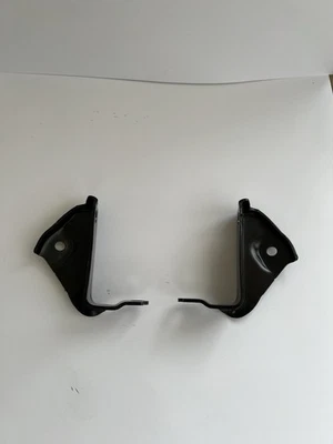 Par de soportes estabilizadores derecho e izquierdo OEM Toyota Tundra 2022-2025 Foto 1 de 2