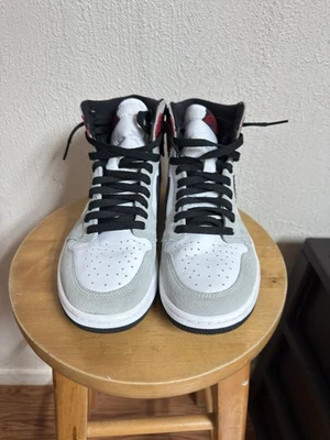 Jordan 1 Alto OG Gris Humo Excelente Estado Talla 9 Para Hombre $100 Negociable Foto 1 de 4
