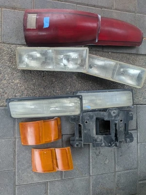1999 Chevrolet  Suburban OEM Front And Back Lighting Housing - Image 1 of 2