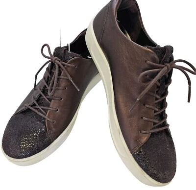 Zapato Tenis Ecco Mujer Vino Fig Púrpura Brillante Talla 9 40 Cuero Usado en Excelente Condición Diseño Danés Foto 1 de 4