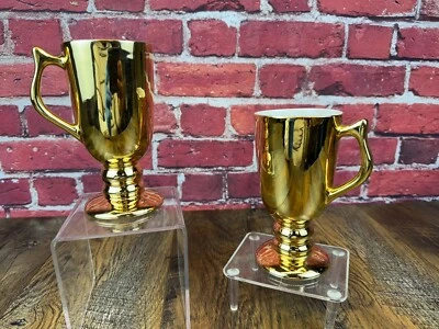 Bonito PAR de TAZAS DE CAFÉ IRLANDESAS DORADAS de colección TAZA DORADA MANGO RETRO Foto 1 de 4