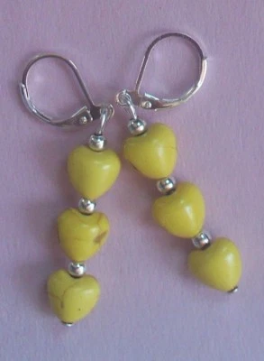 Triple CORAZONES Amarillo HOWLITE Pendiente SP Palanca Trasera Hecho a Mano  Foto 1 de 3