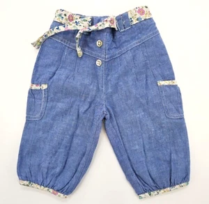 Pantalón vaquero de niña F&F con cinturón de flores talla 62/68 (3-6 M) 100% algodón - Imagen 1 de 4