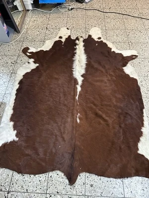 WUNDERSCHÖNES KUSCHELIGES KUHFELL Rinderfell Kuh 213x180cm Teppich  Deko - Bild 1 von 4