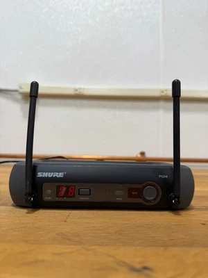 Shure PGX4 Receiver - Image 1 of 3