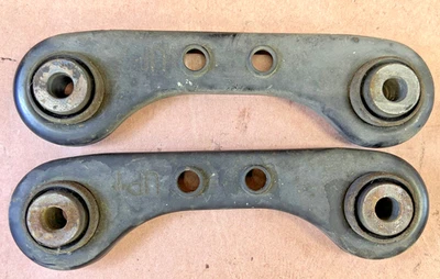 95 Acura Integra Rear Trailing Arm Mount Link Left Right Side Pair 94-01 - Image 1 of 2