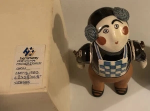 Figura de terracota vintage húngara folk BAN Avon 1983 muñeca mimo verificador niño - Imagen 1 de 5