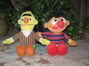 Lot of 2 Sesame Street Dolls BERT & ERNIE Fisher Price - Picture 1 of 3