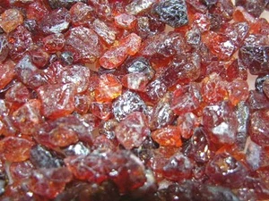 Spessartite garnet crystal mixed grade facet cab Zambia 5-20mm 1/2 ounce lots - Picture 1 of 5