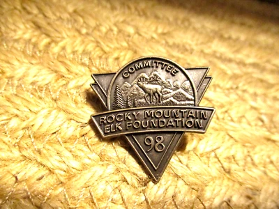 Pin de metal Rocky Moutain Elk Foundation Committee 1998 con fecha Club Foto 1 de 3