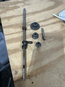 Singer 99-13 1929 Sewing Machine Gears Parts Lot #3 - Picture 1 of 6